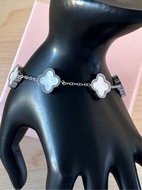 Mother of Pearl Clover Bracelet 18k White Gold Plated